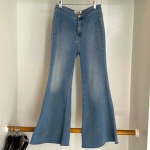 NWOT Free People We The Free Youthquake Cropped Flare Stretch Jean